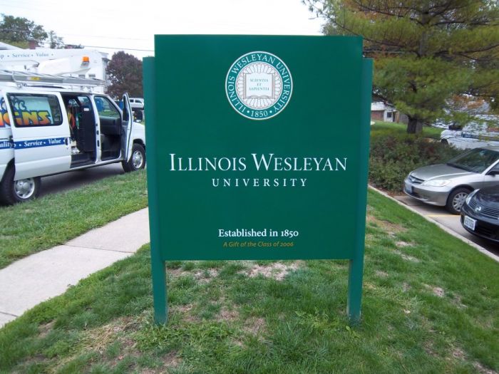 Post Panels at Illinois Wesleyan University & Directional Wayfinding